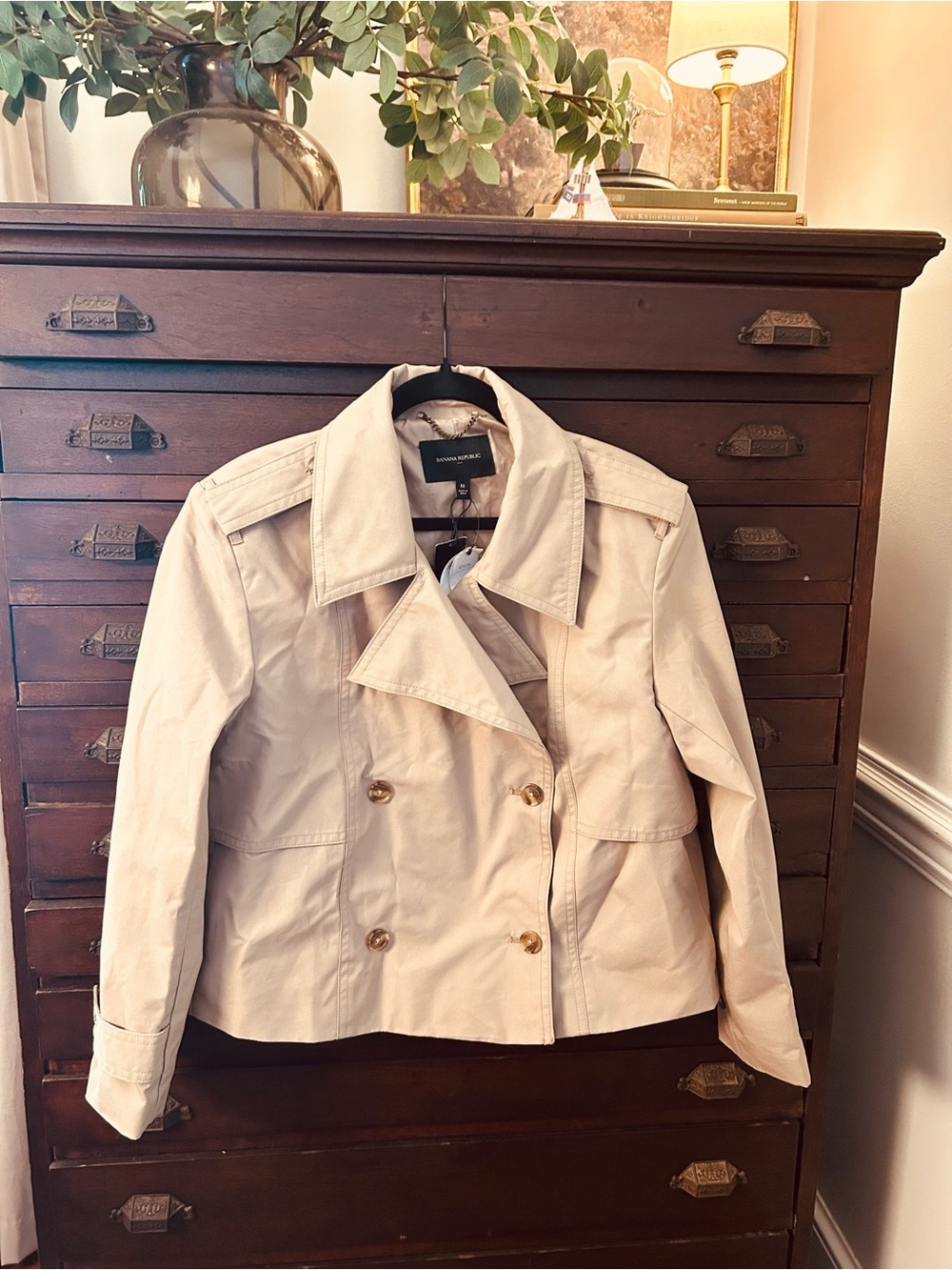 Banana Republic Cropped Tan Double-Breasted Trench Coat - Picture 7 of 11